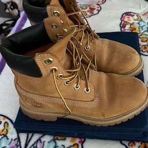 Womens timberlands size 6